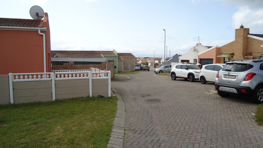 4 Bedroom Property for Sale in Strandfontein Western Cape